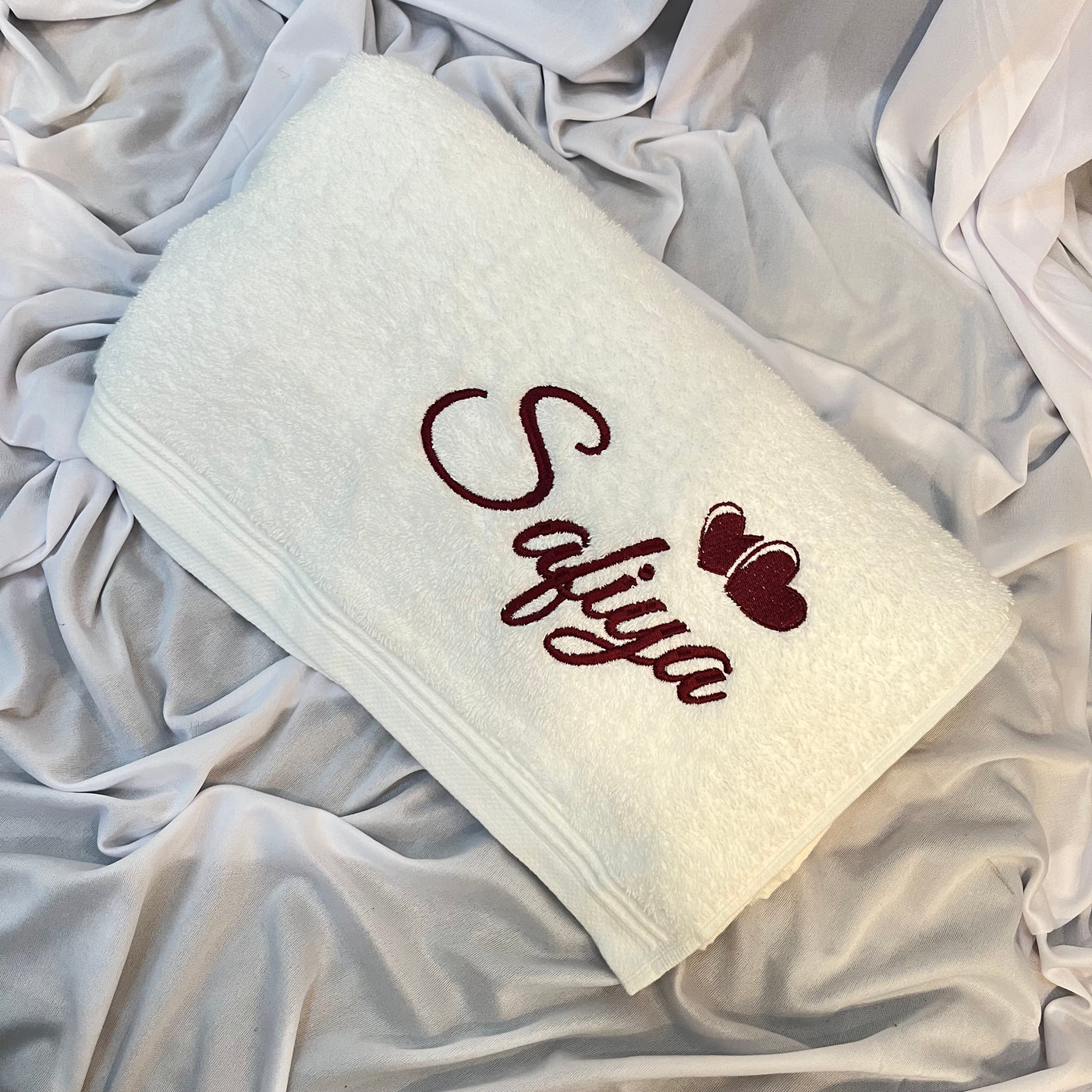 SERVIETTE DE BAIN BRODÉE- CŒUR