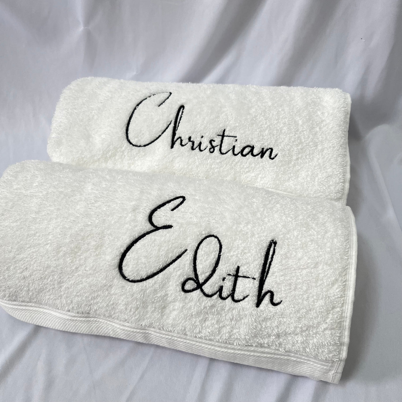 SERVIETTE DE BAIN BRODÉE