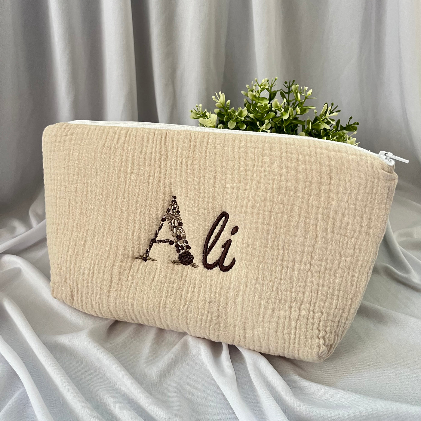 TROUSSE DE TOILETTE BRODÉE